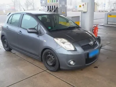 Gebraucht Toyota Yaris 133 PS (97 kW) 2007 Grau Kleinwagen