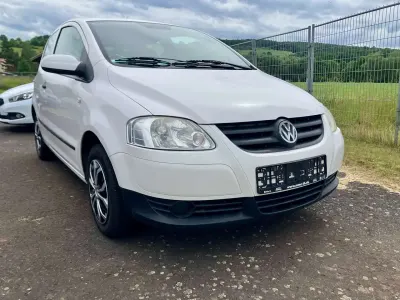 Gebraucht VW Fox Basis 54 PS (39 kW) 2005 Candyweiß Kleinwagen