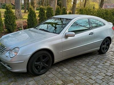 Usata Mercedes C180 129 CV (94 kW) 2002 Argento Coupé
