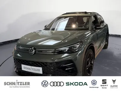 Usata VW Tiguan R-line 193 CV (141 kW) 2024 Verde SUV