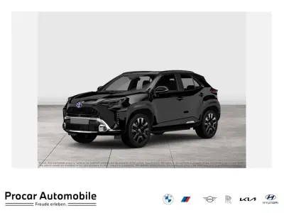 Gebraucht Toyota Yaris Cross Team 92 PS (67 kW) 2024 Black mica / ink SUV