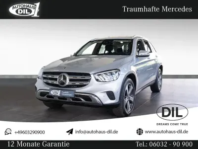 Gebraucht Mercedes GLC300e 194 PS (142 kW) 2021 Silber SUV