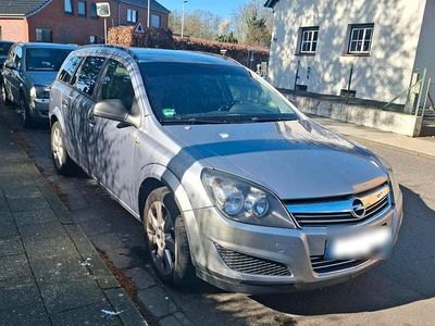 Gebraucht Opel Astra 101 PS (74 kW) 2010 Grau Kombi