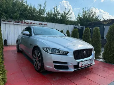 Gebraucht Jaguar XE Prestige 179 PS (131 kW) 2016 Silber Limousine