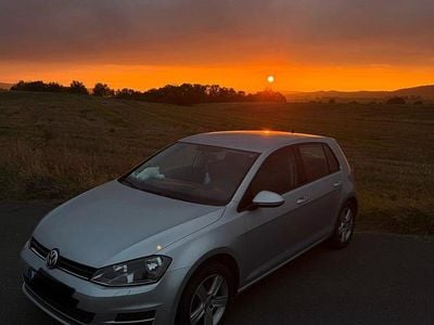 Gebraucht VW Golf VII Comfortline 110 PS (80 kW) 2015 Silber Limousine