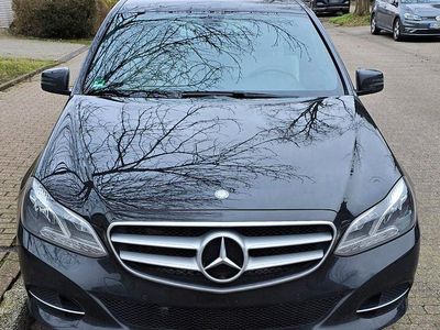 Gebraucht Mercedes E220 163 PS (119 kW) 2015 Schwarz Limousine