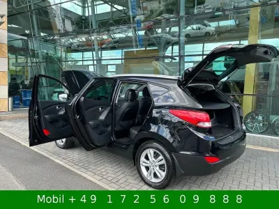 Gebraucht Hyundai ix35 Premium 163 PS (119 kW) 2013 Schwarz (metallic) SUV