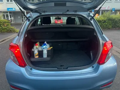 Gebraucht Toyota Yaris 70 PS (51 kW) 2013 Blau Kleinwagen
