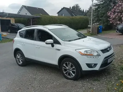 Gebraucht Ford Kuga Titanium 163 PS (119 kW) 2012 Weiß SUV