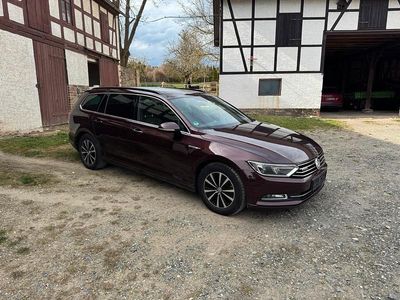 Second-hand VW Passat R-line 150 CP (110 kW) 2017 Roșu Break