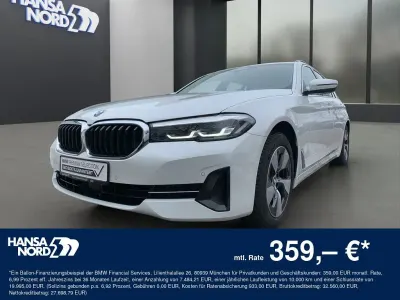 Gebraucht BMW 520 Sport Line 184 PS (135 kW) 2023 Weiss / mineralweiss (metallic) Kombi
