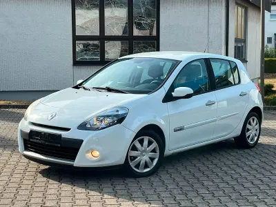 Gebraucht Renault Clio 101 PS (74 kW) 2010 Weiß Kleinwagen