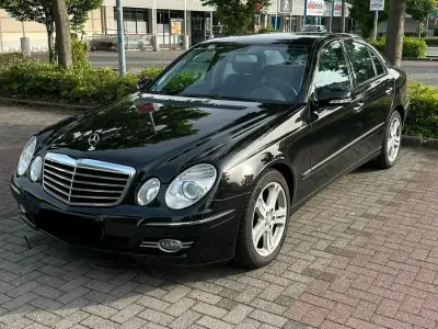Gebraucht Mercedes E200 Avantgarde 184 PS (135 kW) 2008 Schwarz Limousine