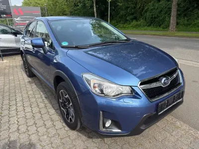 Käytetty Subaru XV Comfort 147 HP (108 kW) 2017 Sininen Katumaasturi