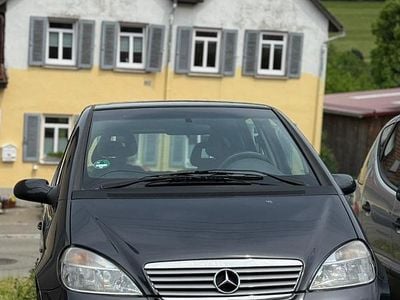 Schwarz Gebraucht 2000 Mercedes A160 Kleinwagen | 450 €