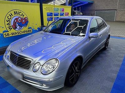Gebraucht Mercedes E240 Avantgarde 177 PS (130 kW) 2005 Silber Limousine