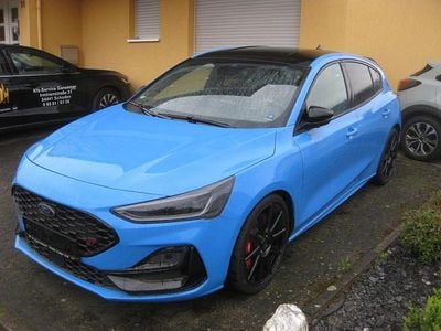 Usata Ford Focus ST 280 CV (205 kW) 2024 Blu Berlina