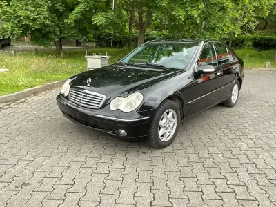 Gebraucht Mercedes C220 150 PS (110 kW) 2005 Schwarz Limousine