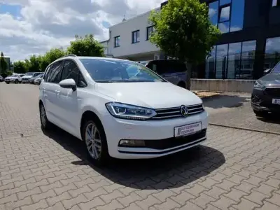 Begagnad VW Touran S 150 HK (110 kW) 2024 Vit Minibuss