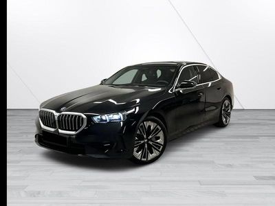 Gebraucht BMW 540 Sport Line 303 PS (222 kW) 2024 Schwarz Limousine