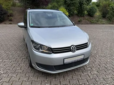 Gebraucht VW Touran Comfortline 140 PS (102 kW) 2013 Grau Van / Kleinbus
