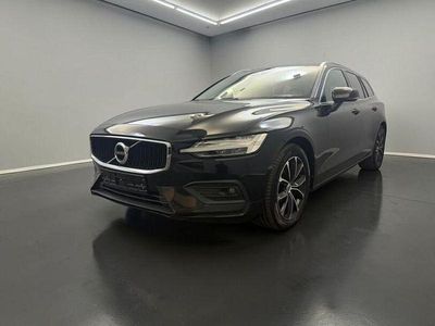 Gebraucht Volvo V60 Momentum 197 PS (144 kW) 2020 Schwarz Kombi