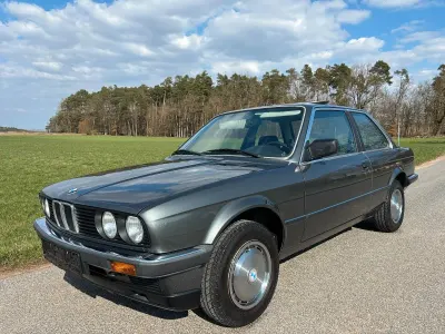 Gebraucht BMW 318 105 PS (77 kW) 1983 Grau Limousine