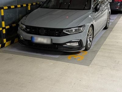 Gebraucht VW Passat R-line Edition 239 PS (175 kW) 2020 Grau Kombi