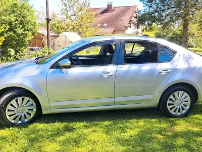 Używany Skoda Octavia 140 KM (102 kW) 2013 Srebrny Sedan/Limuzyna