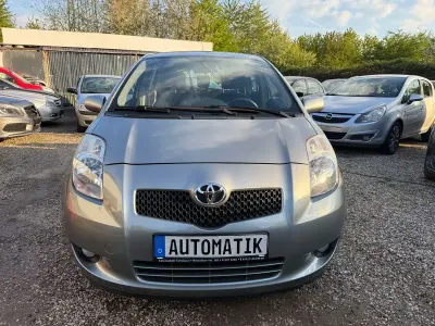 Gebraucht Toyota Yaris Luna 87 PS (63 kW) 2006 Silber Kleinwagen