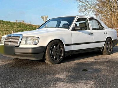 Gebraucht Mercedes E230 132 PS (97 kW) 1989 Weiß Limousine