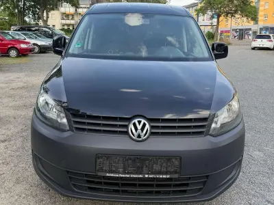 Gebraucht VW Caddy Trendline 105 PS (77 kW) 2012 Deep black perleffekt Van / Kleinbus