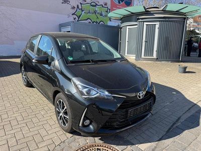Gebraucht Toyota Yaris 111 PS (81 kW) 2018 Schwarz Kleinwagen