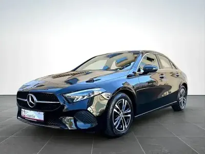Gebraucht Mercedes A200 150 PS (110 kW) 2023 Schwarz Limousine