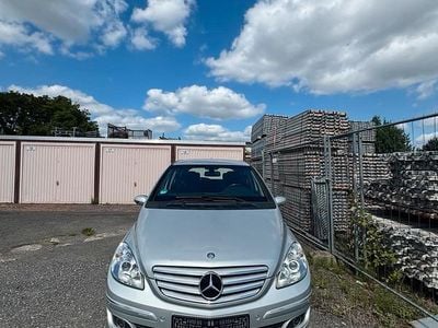 Mercedes B180