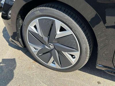 Nuova Skoda Superb SportLine 193 CV (141 kW) 2025 Nero Station wagon