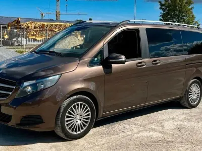 Gebraucht Mercedes V220 163 PS (119 kW) 2014 Braun Van / Kleinbus
