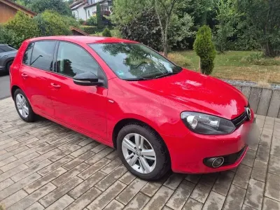 Gebraucht VW Golf VII Match 105 PS (77 kW) 2012 Rot Limousine