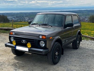 gebraucht Lada niva 4x4, EZ 2018, AHK, SH-gepfl., TÜV neu