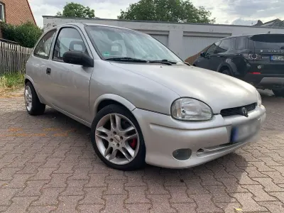 Gebraucht Opel Corsa Sport 106 PS (77 kW) 1995 Silber Kleinwagen
