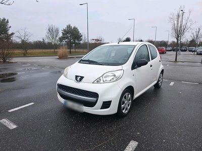 Gebraucht Peugeot 107 68 PS (50 kW) 2010 Weiß Kleinwagen