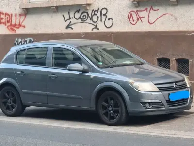 Gebraucht Opel Astra 105 PS (77 kW) 2005 Grau Limousine