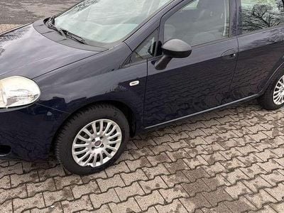 Gebraucht Fiat Grande Punto Basis 69 PS (50 kW) 2011 Blau Kleinwagen