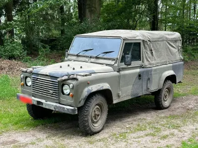 Gebraucht Land Rover Defender 69 PS (50 kW) 1995 Grün SUV