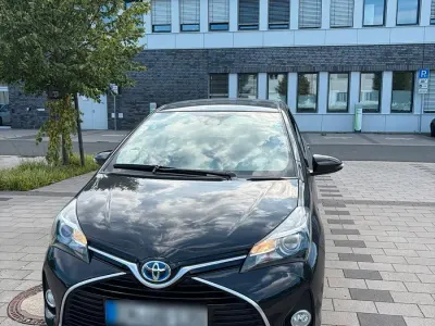 Gebraucht Toyota Yaris 101 PS (74 kW) 2016 Schwarz Kleinwagen