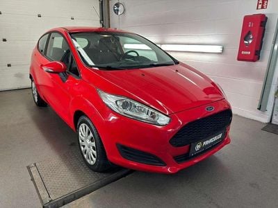 Usata Ford Fiesta 60 CV (44 kW) 2015 Rosso Utilitaria