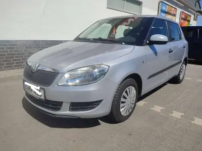 Gebraucht Skoda Fabia Family 86 PS (63 kW) 2011 Silber Limousine