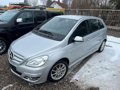 Silber Gebraucht 2011 Mercedes B180 Van / Kleinbus | 4.800 € (Etwas zu teuer)