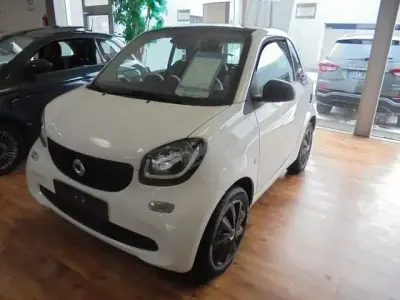 Gebraucht Smart ForTwo Coupé 71 PS (52 kW) 2018 Weiss Coupé