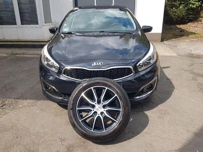 Usado Kia Ceed 135 HP (99 kW) 2015 Preto Citadino